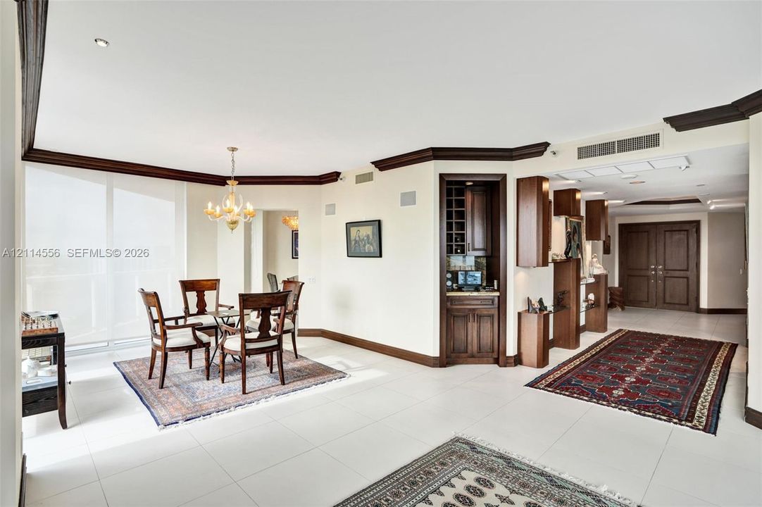 For Sale: $1,100,000 (2 beds, 2 baths, 2240 Square Feet)