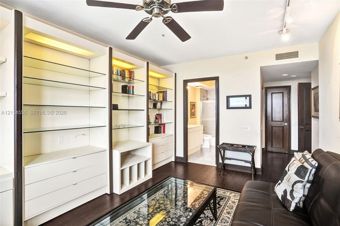 For Sale: $1,100,000 (2 beds, 2 baths, 2240 Square Feet)