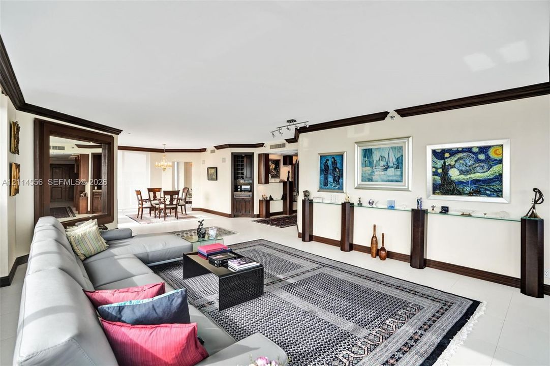For Sale: $1,100,000 (2 beds, 2 baths, 2240 Square Feet)