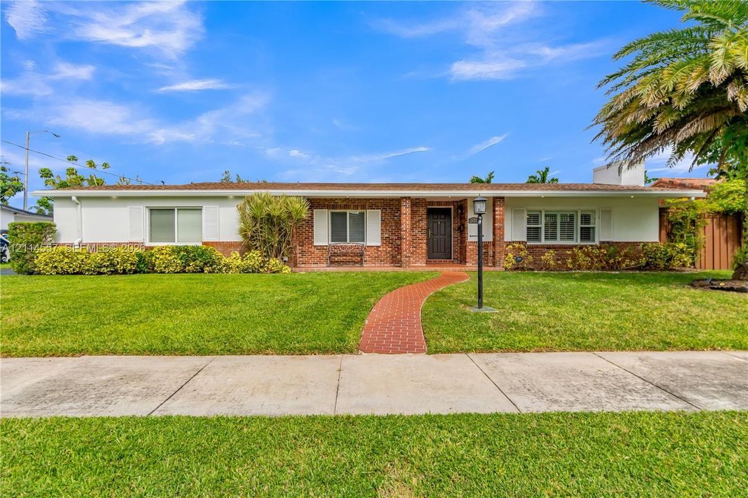 For Sale: $1,250,000 (3 beds, 2 baths, 1907 Square Feet)