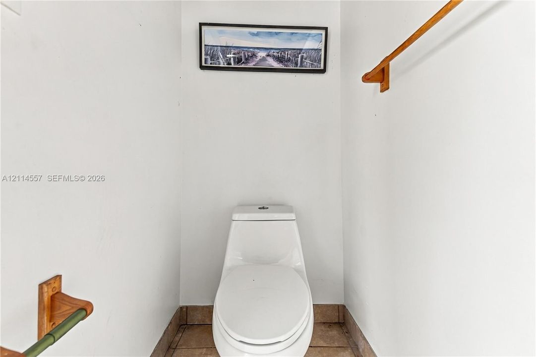 For Sale: $1,250,000 (3 beds, 2 baths, 1907 Square Feet)