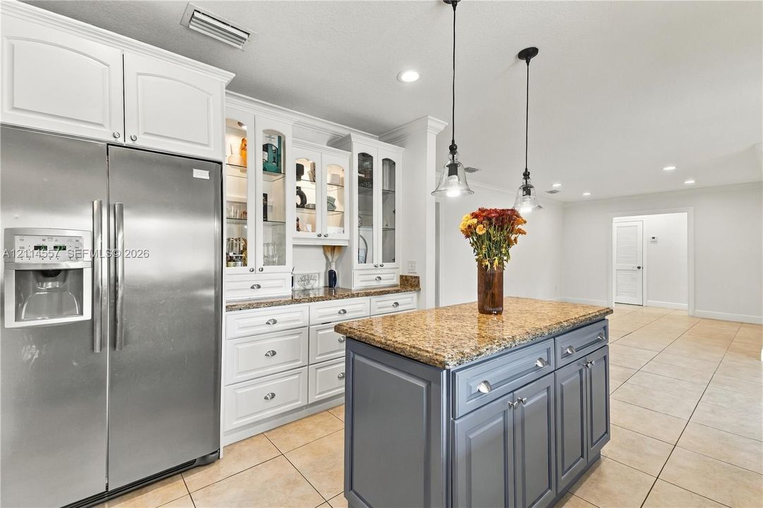 For Sale: $1,250,000 (3 beds, 2 baths, 1907 Square Feet)