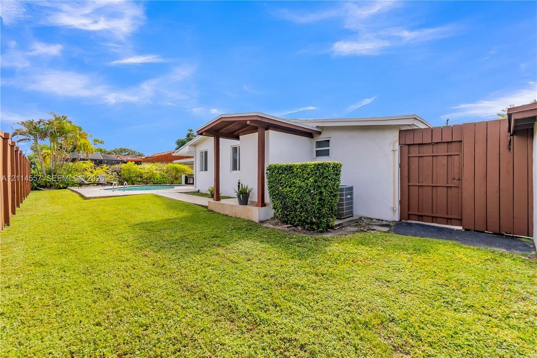 For Sale: $1,250,000 (3 beds, 2 baths, 1907 Square Feet)