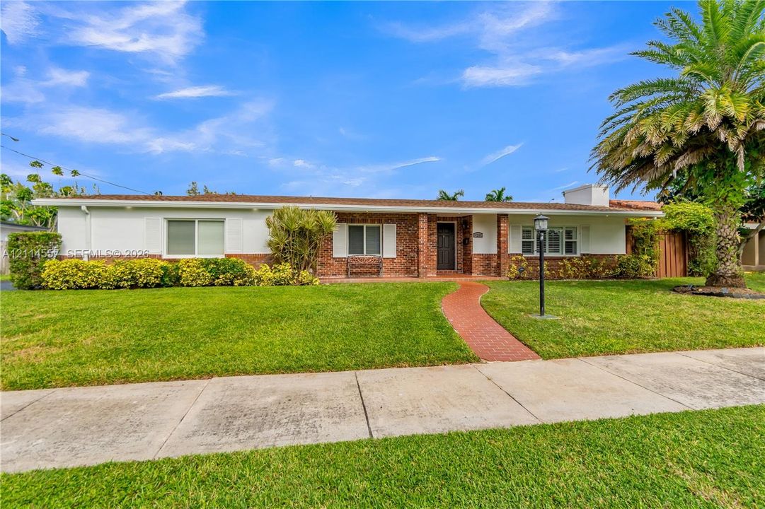For Sale: $1,250,000 (3 beds, 2 baths, 1907 Square Feet)