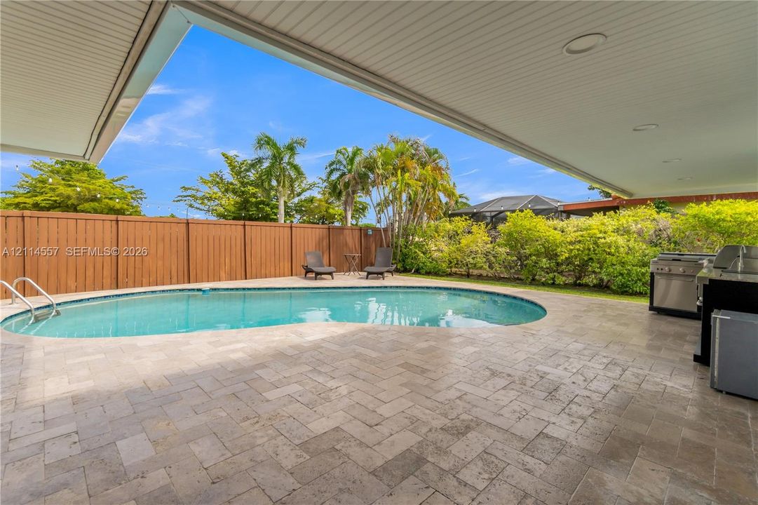For Sale: $1,250,000 (3 beds, 2 baths, 1907 Square Feet)
