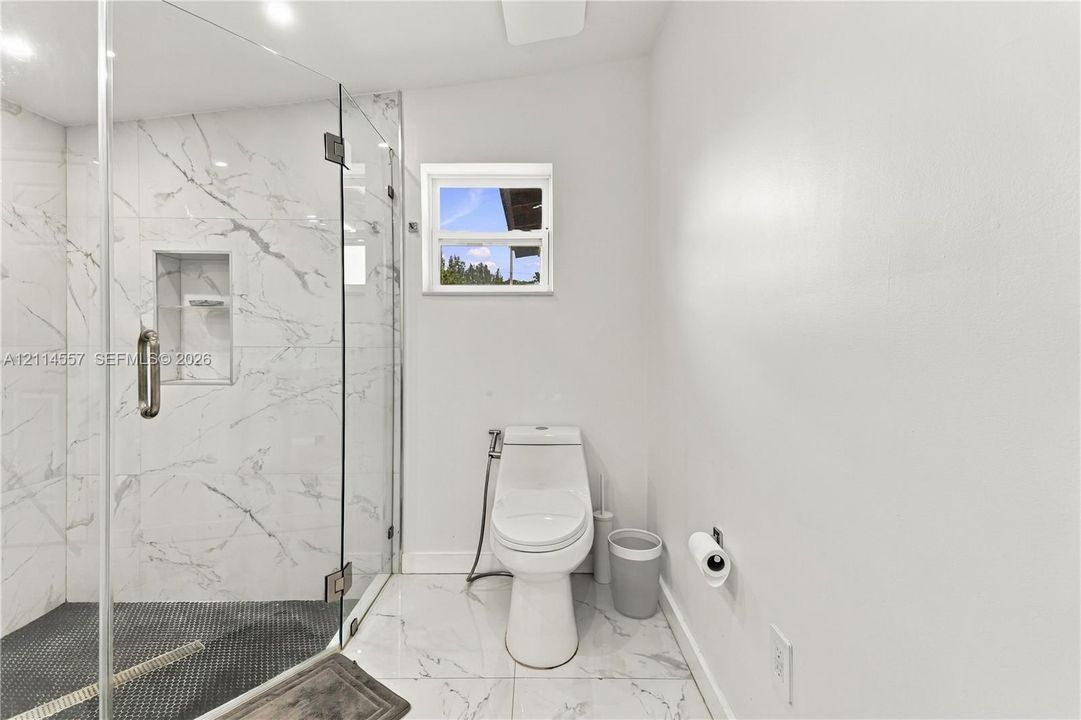 For Sale: $1,250,000 (3 beds, 2 baths, 1907 Square Feet)