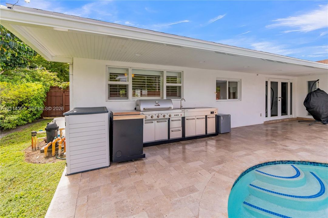 For Sale: $1,250,000 (3 beds, 2 baths, 1907 Square Feet)
