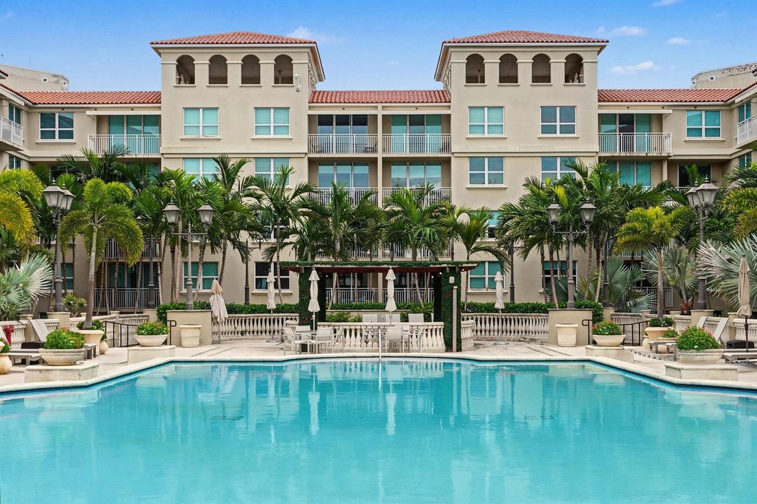 Palmetto Place | Pool Deck & Residential