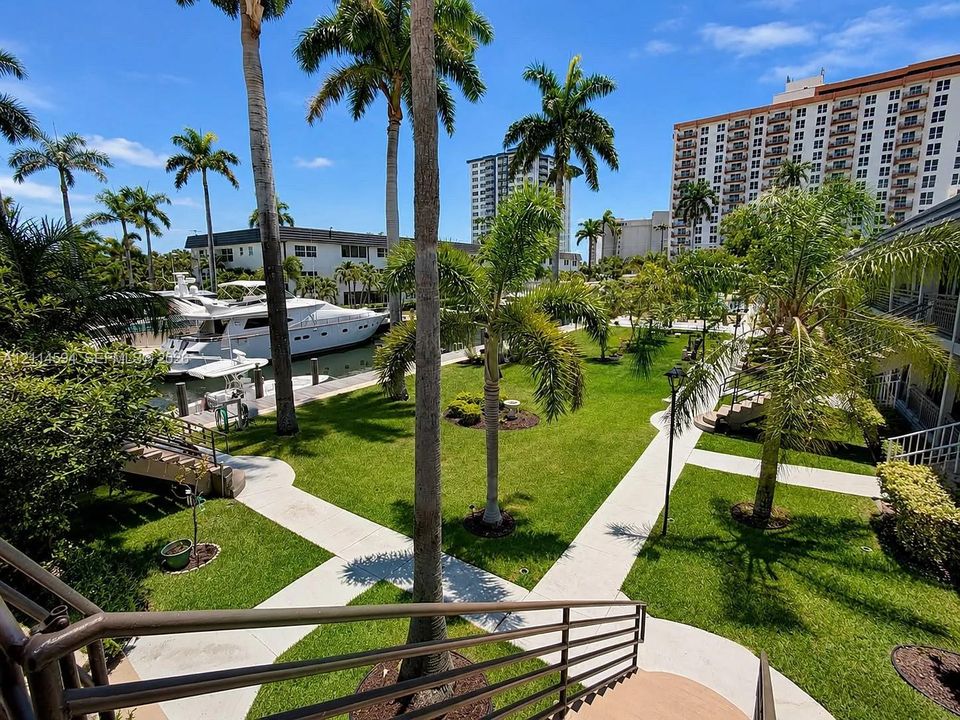 For Rent: $2,000 (1 beds, 1 baths, 490 Square Feet)