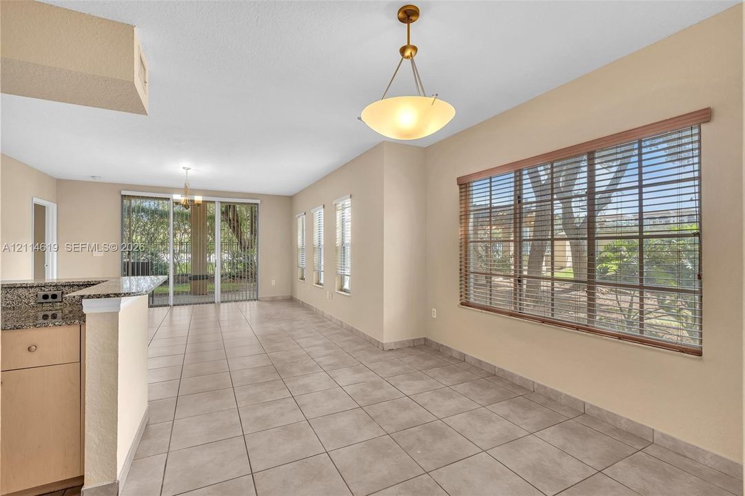For Sale: $339,900 (2 beds, 2 baths, 1080 Square Feet)