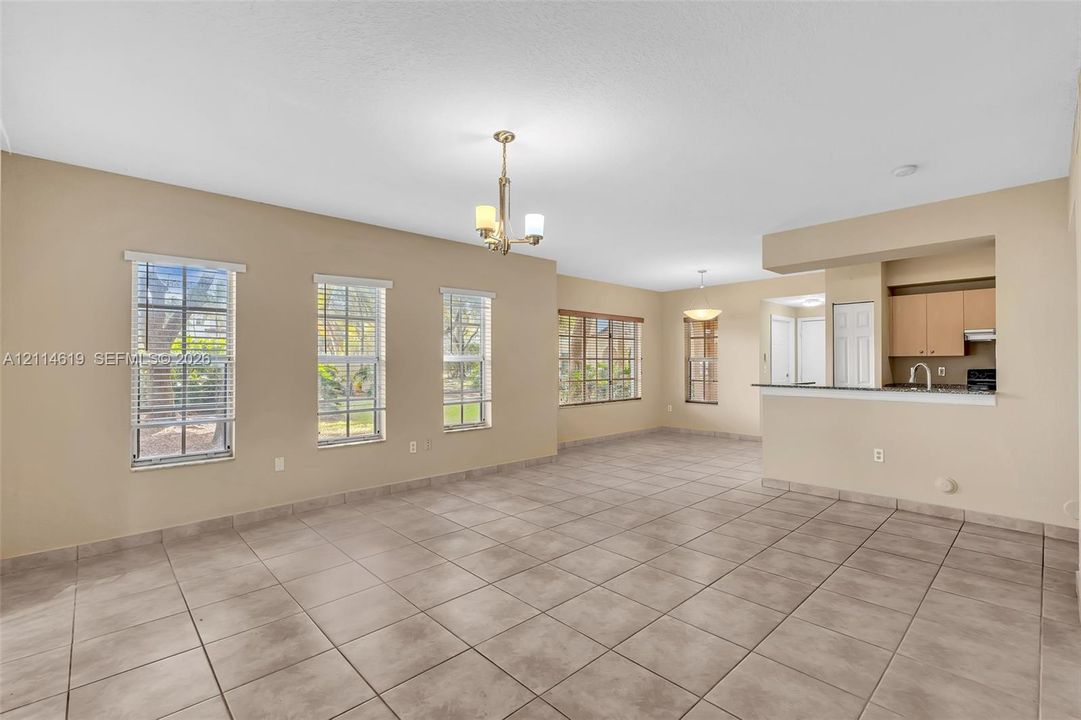 For Sale: $339,900 (2 beds, 2 baths, 1080 Square Feet)