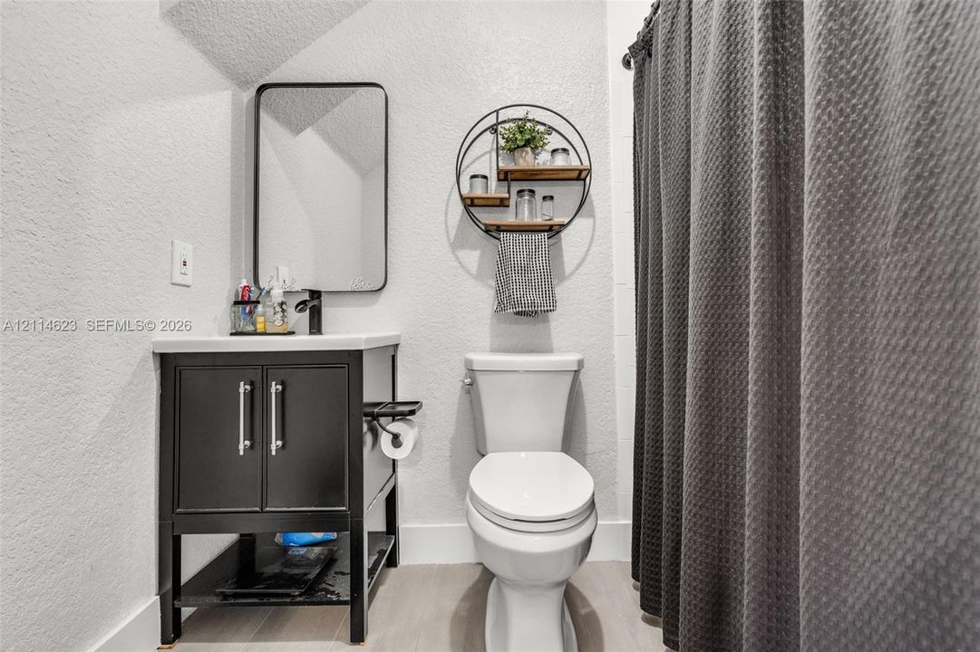 На продажу: $429,900 (3 спален, 2 ванн, 1188 Квадратных фут)