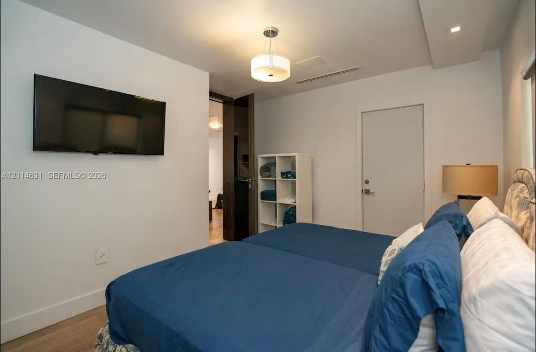 For Rent: $7,500 (3 beds, 2 baths, 2071 Square Feet)