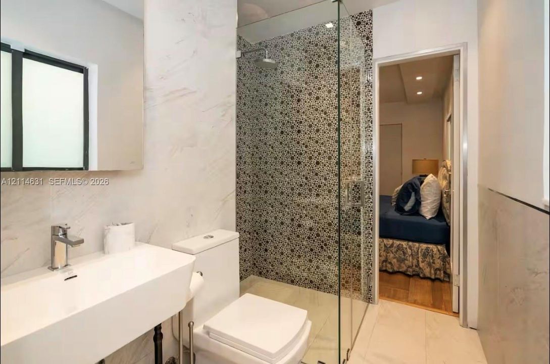For Rent: $7,500 (3 beds, 2 baths, 2071 Square Feet)