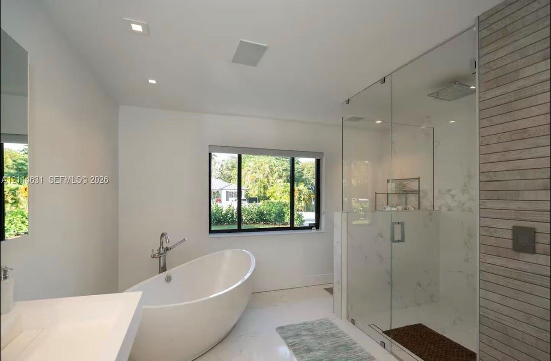 For Rent: $7,500 (3 beds, 2 baths, 2071 Square Feet)