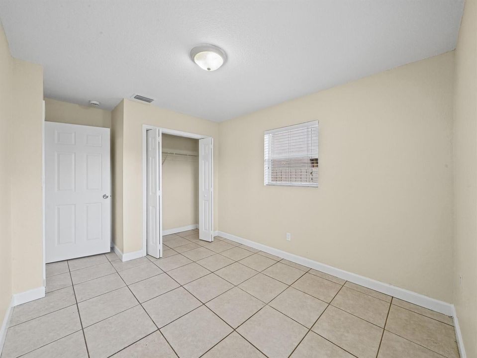 16 Guest Bedroom B (3)