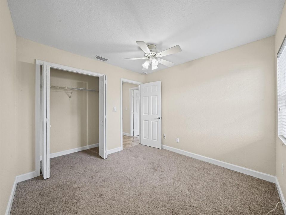 15 Guest Bedroom B (3)