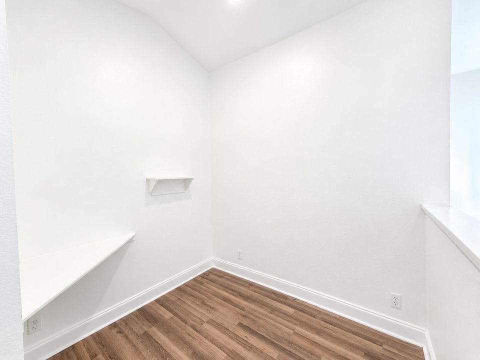 Bonus Loft (Upstairs)