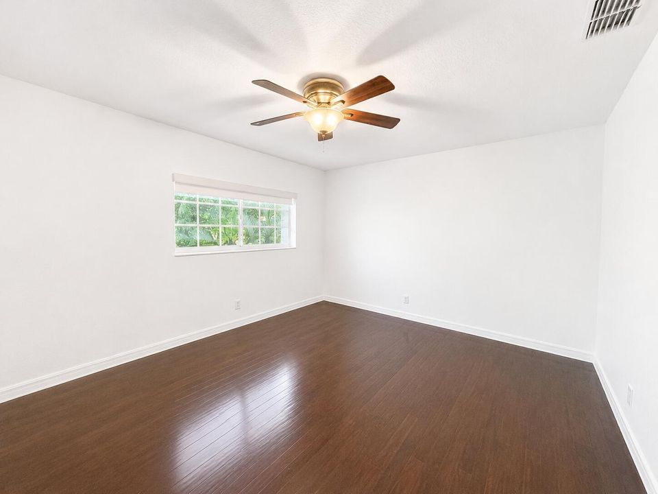 4th Bedroom Upstairs