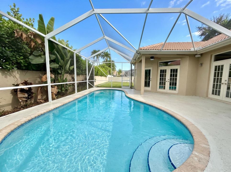 Spacious Screened Patio