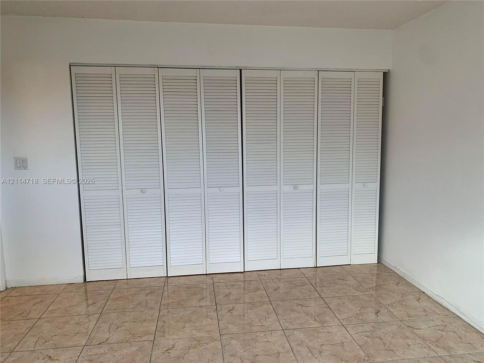 For Sale: $149,000 (1 beds, 1 baths, 660 Square Feet)