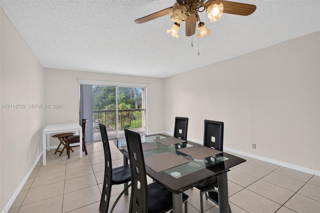 For Rent: $2,200 (2 beds, 2 baths, 1060 Square Feet)