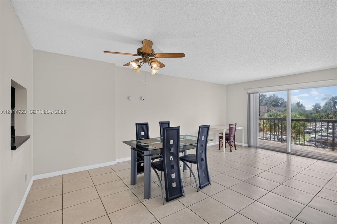 For Rent: $2,200 (2 beds, 2 baths, 1060 Square Feet)
