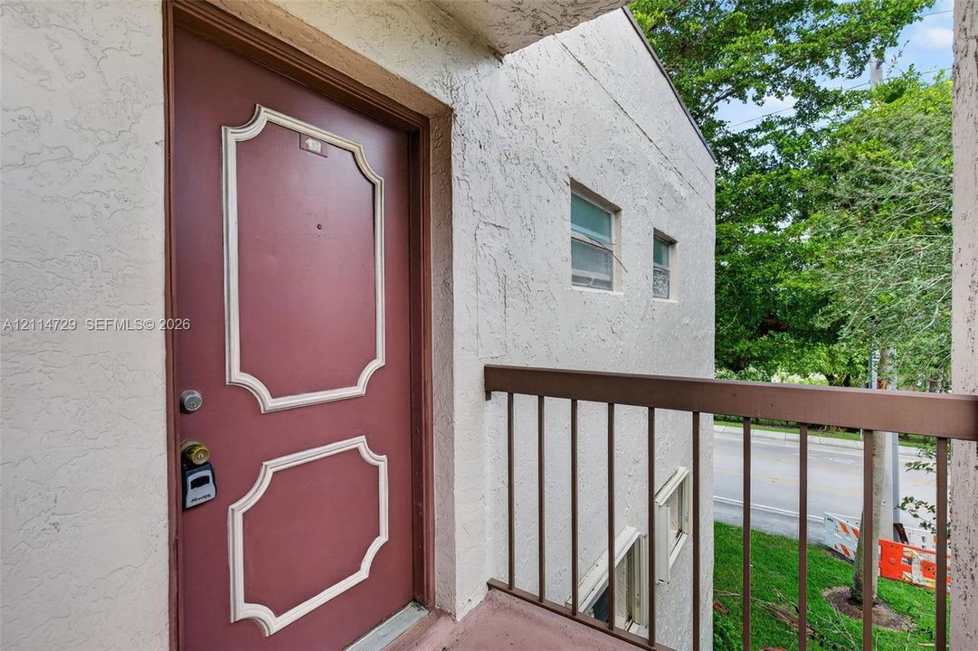 For Rent: $2,200 (2 beds, 2 baths, 1060 Square Feet)