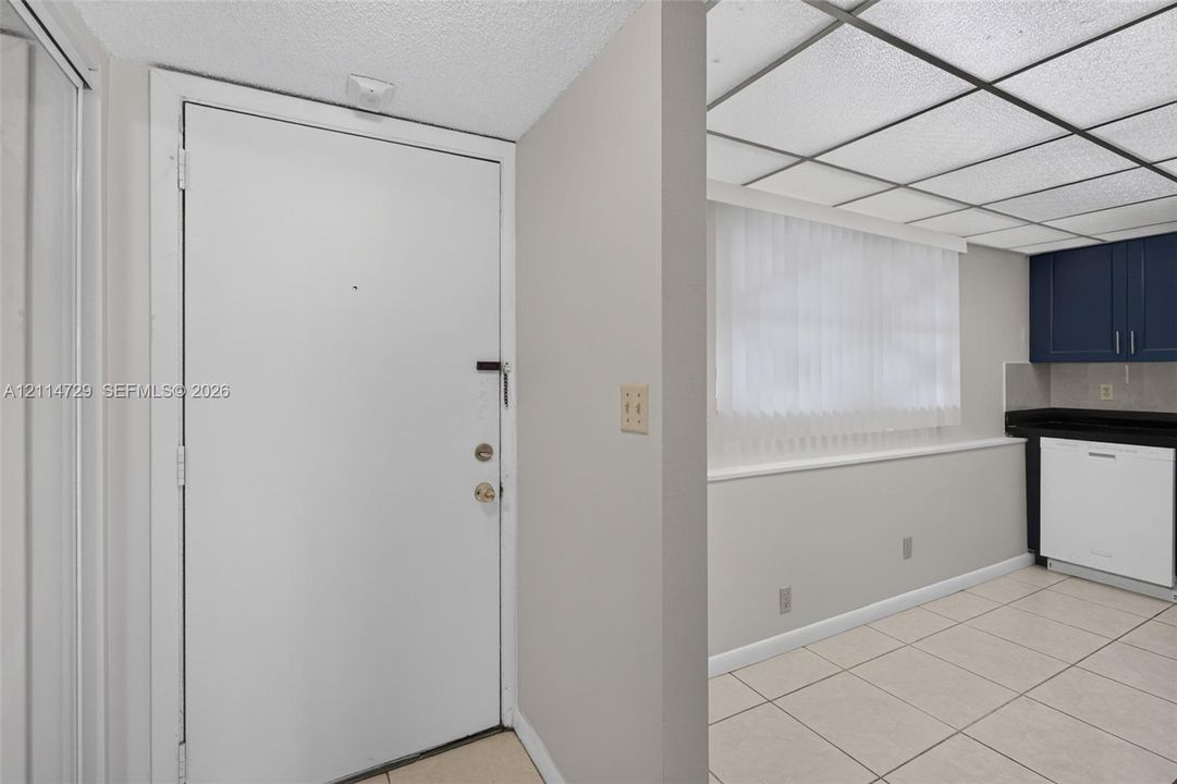 For Rent: $2,200 (2 beds, 2 baths, 1060 Square Feet)