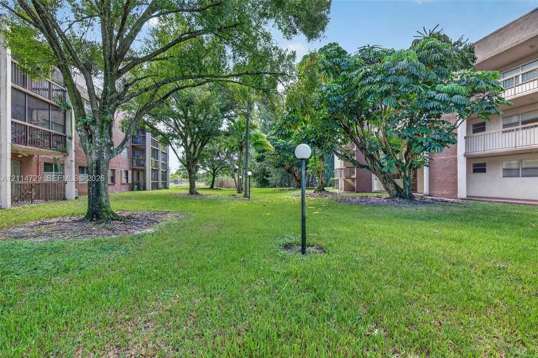 For Rent: $2,200 (2 beds, 2 baths, 1060 Square Feet)