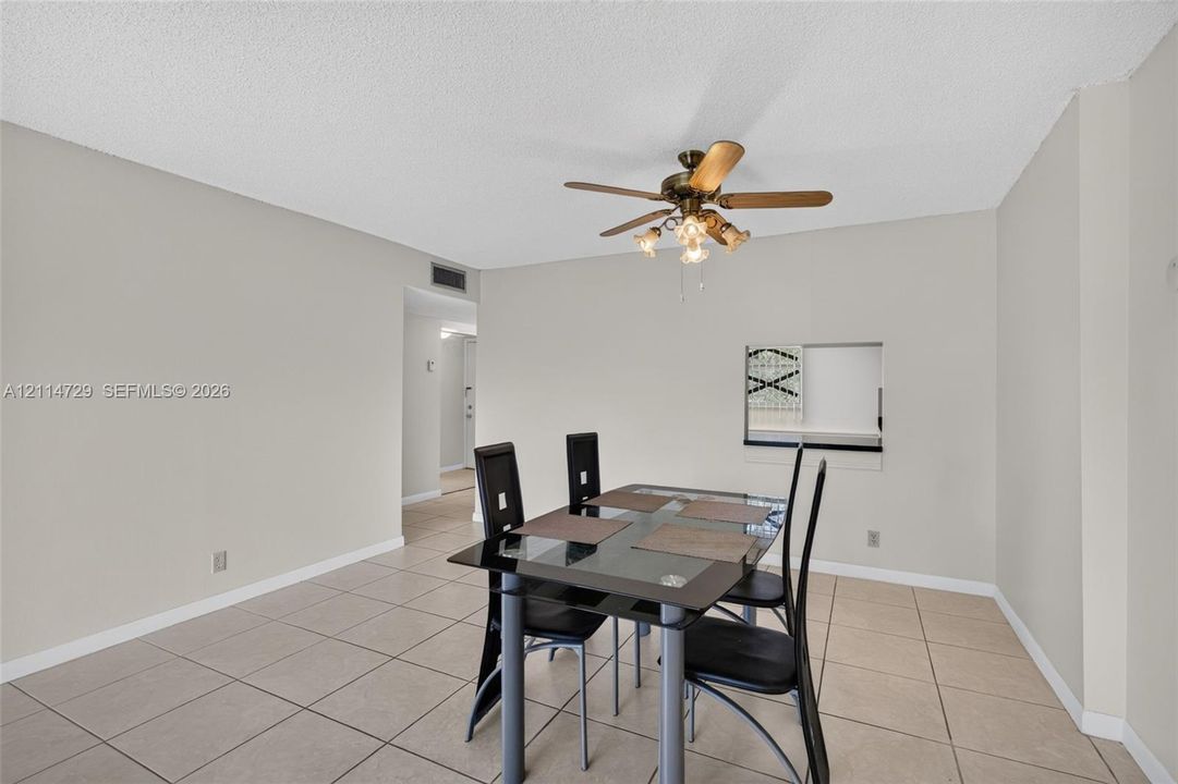 For Rent: $2,200 (2 beds, 2 baths, 1060 Square Feet)