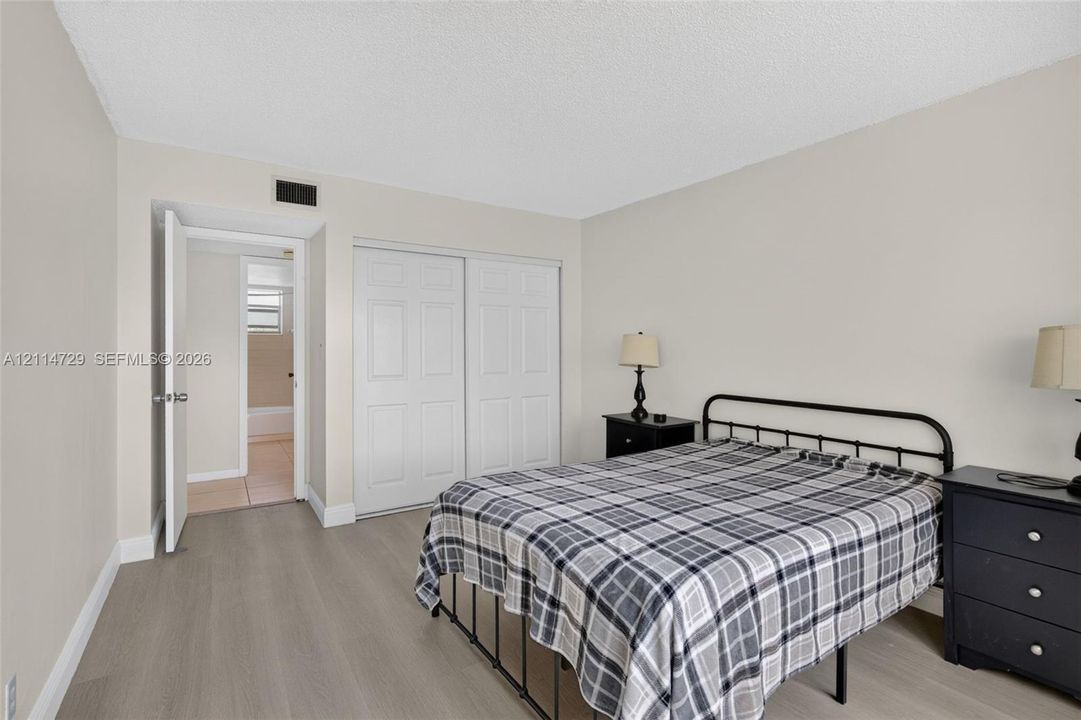 For Rent: $2,200 (2 beds, 2 baths, 1060 Square Feet)