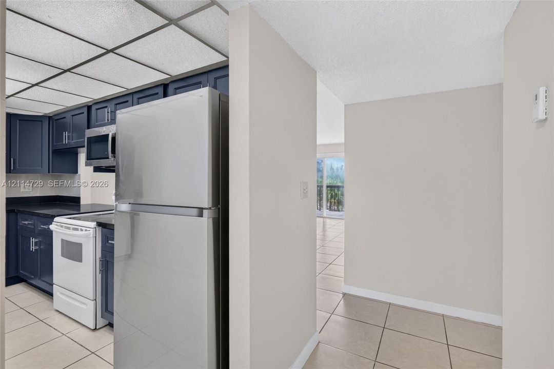 For Rent: $2,200 (2 beds, 2 baths, 1060 Square Feet)