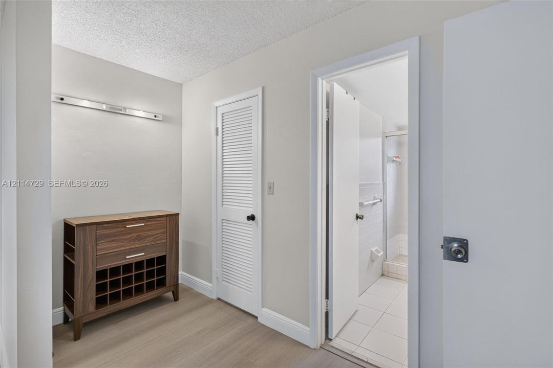 For Rent: $2,200 (2 beds, 2 baths, 1060 Square Feet)