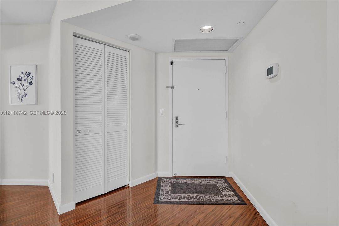 В аренду: $3,395 (2 спален, 2 ванн, 1361 Квадратных фут)