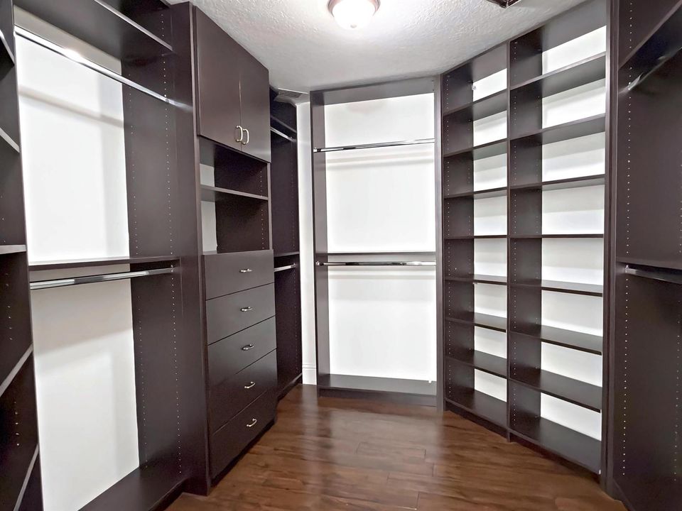Closet 2