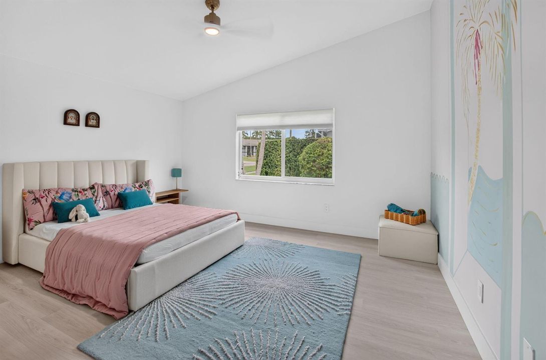 Owner's with vaulted ceilings