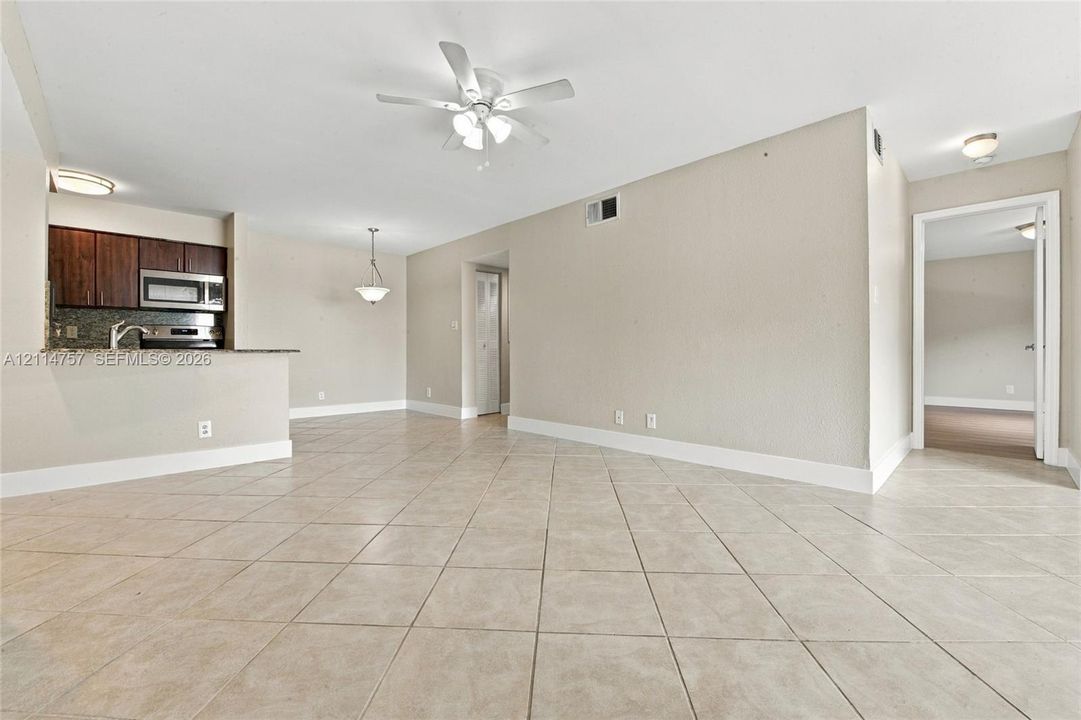 For Rent: $2,245 (2 beds, 2 baths, 1100 Square Feet)