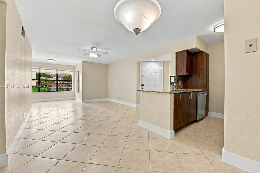 For Rent: $2,245 (2 beds, 2 baths, 1100 Square Feet)