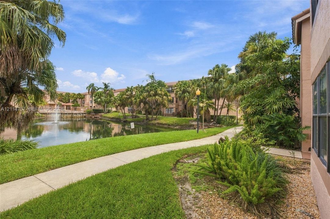 For Rent: $2,245 (2 beds, 2 baths, 1100 Square Feet)