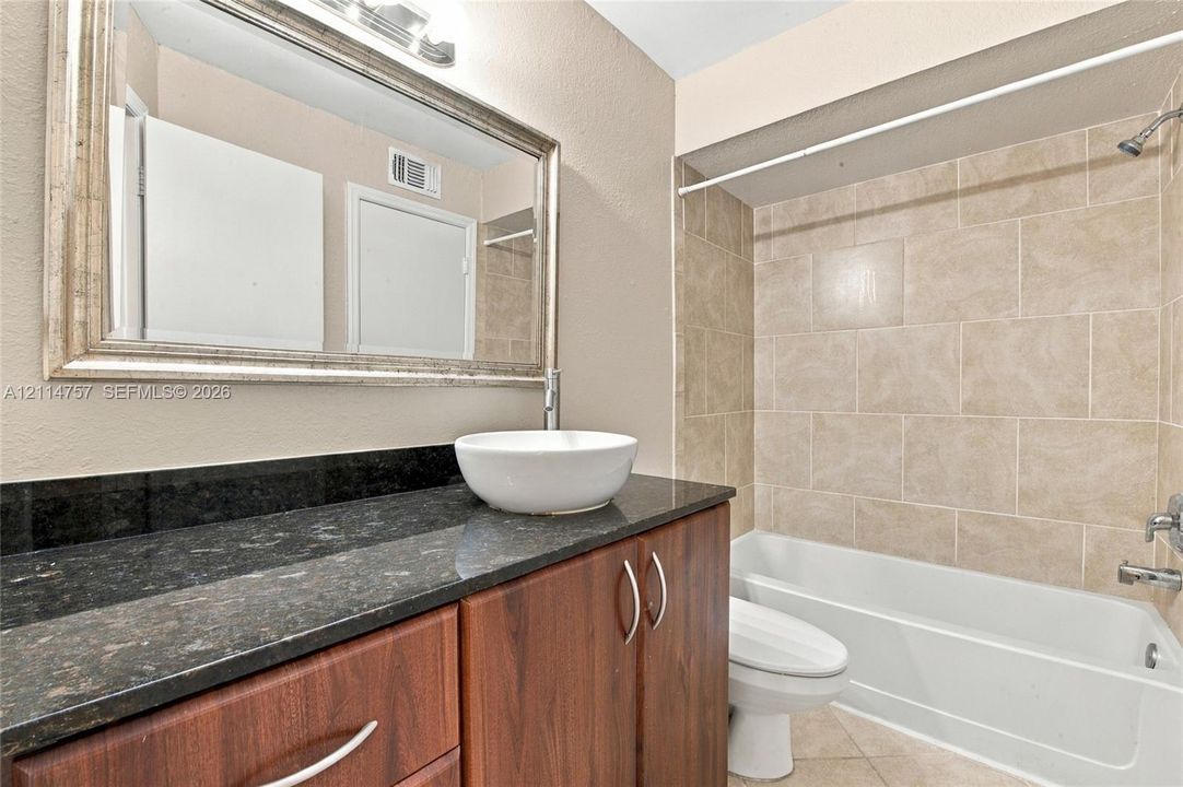 For Rent: $2,245 (2 beds, 2 baths, 1100 Square Feet)