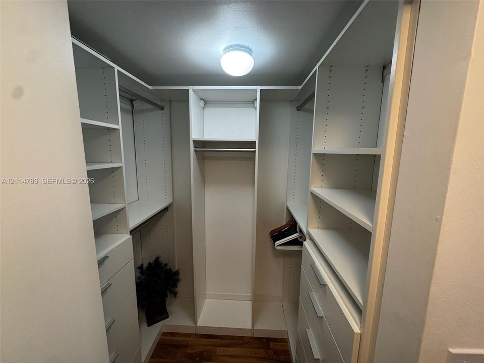 В аренду: $2,500 (2 спален, 2 ванн, 1066 Квадратных фут)