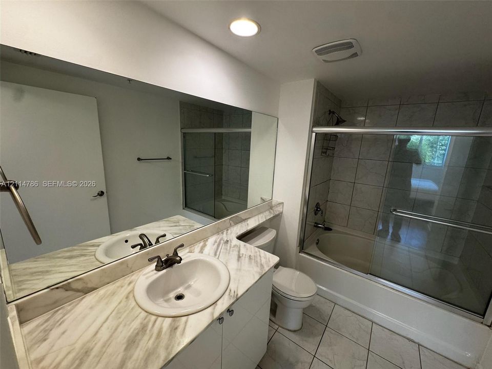 В аренду: $2,500 (2 спален, 2 ванн, 1066 Квадратных фут)