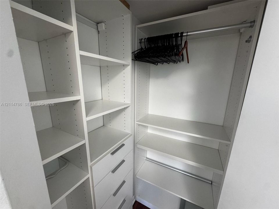 В аренду: $2,500 (2 спален, 2 ванн, 1066 Квадратных фут)