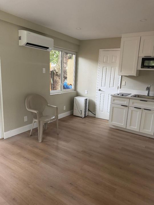 Efficiency Room with bath