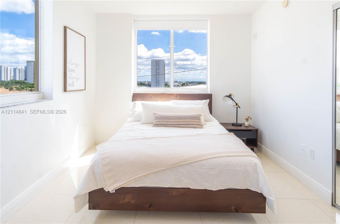 В аренду: $4,000 (3 спален, 2 ванн, 1363 Квадратных фут)
