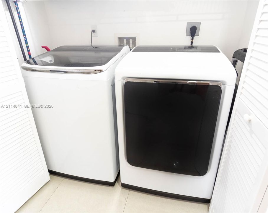 В аренду: $4,000 (3 спален, 2 ванн, 1363 Квадратных фут)
