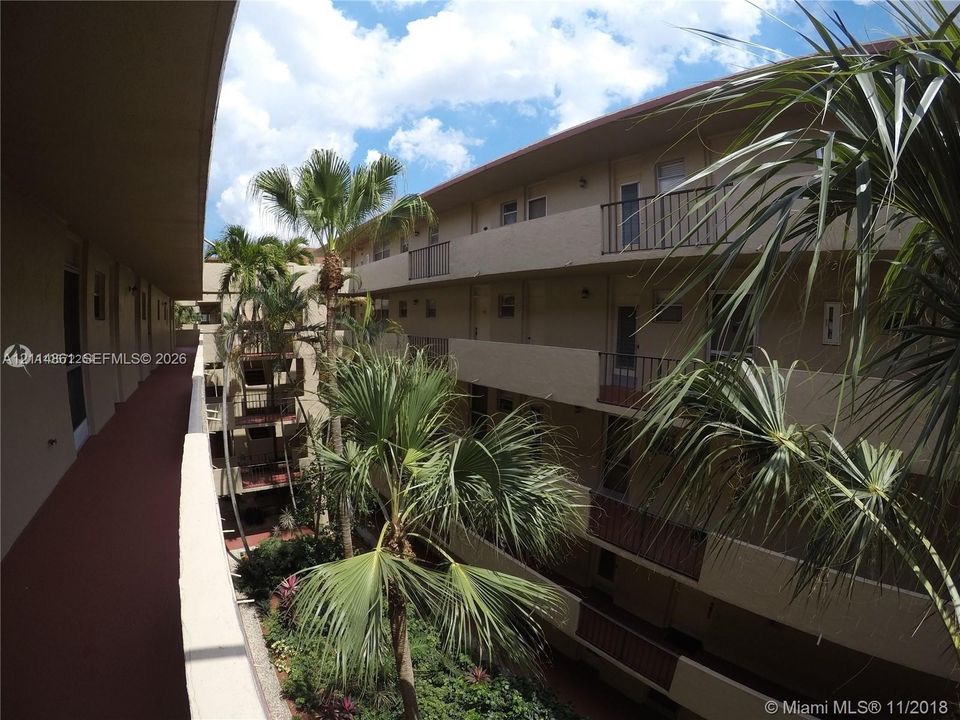 For Rent: $1,525 (1 beds, 1 baths, 940 Square Feet)