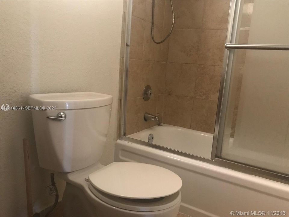 For Rent: $1,525 (1 beds, 1 baths, 940 Square Feet)