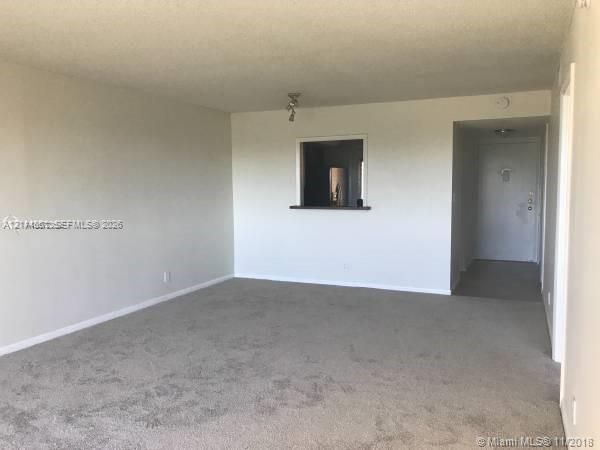 For Rent: $1,525 (1 beds, 1 baths, 940 Square Feet)